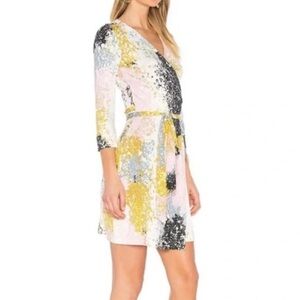 DIANE VON FURSTENBERG Julian Two 100% silk wrap mini dress splatter print size 2